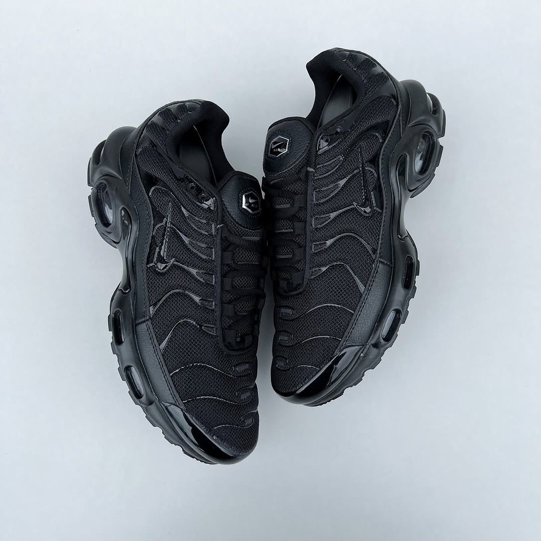 NIKE AIR MAX TN BLACK