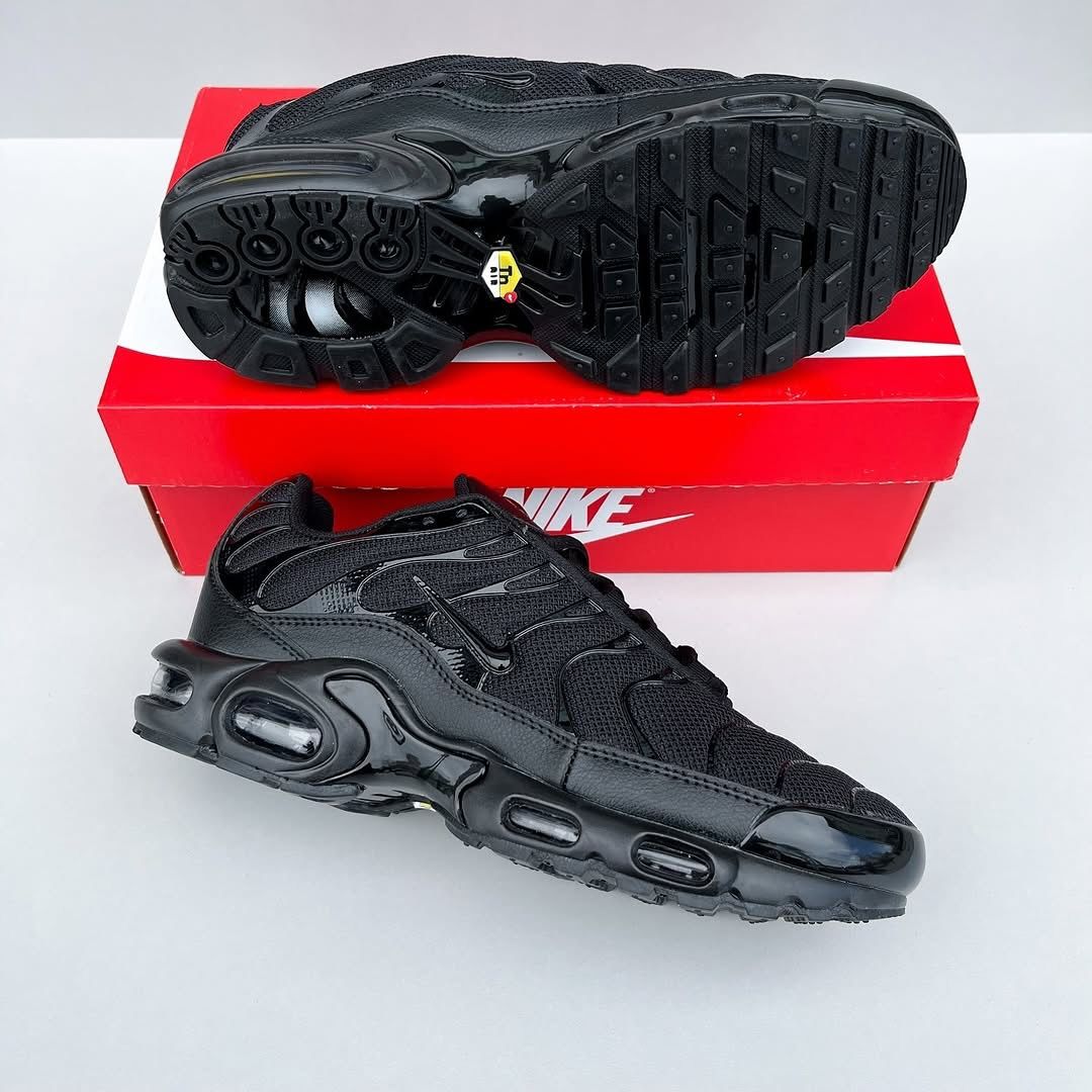 NIKE AIR MAX TN BLACK