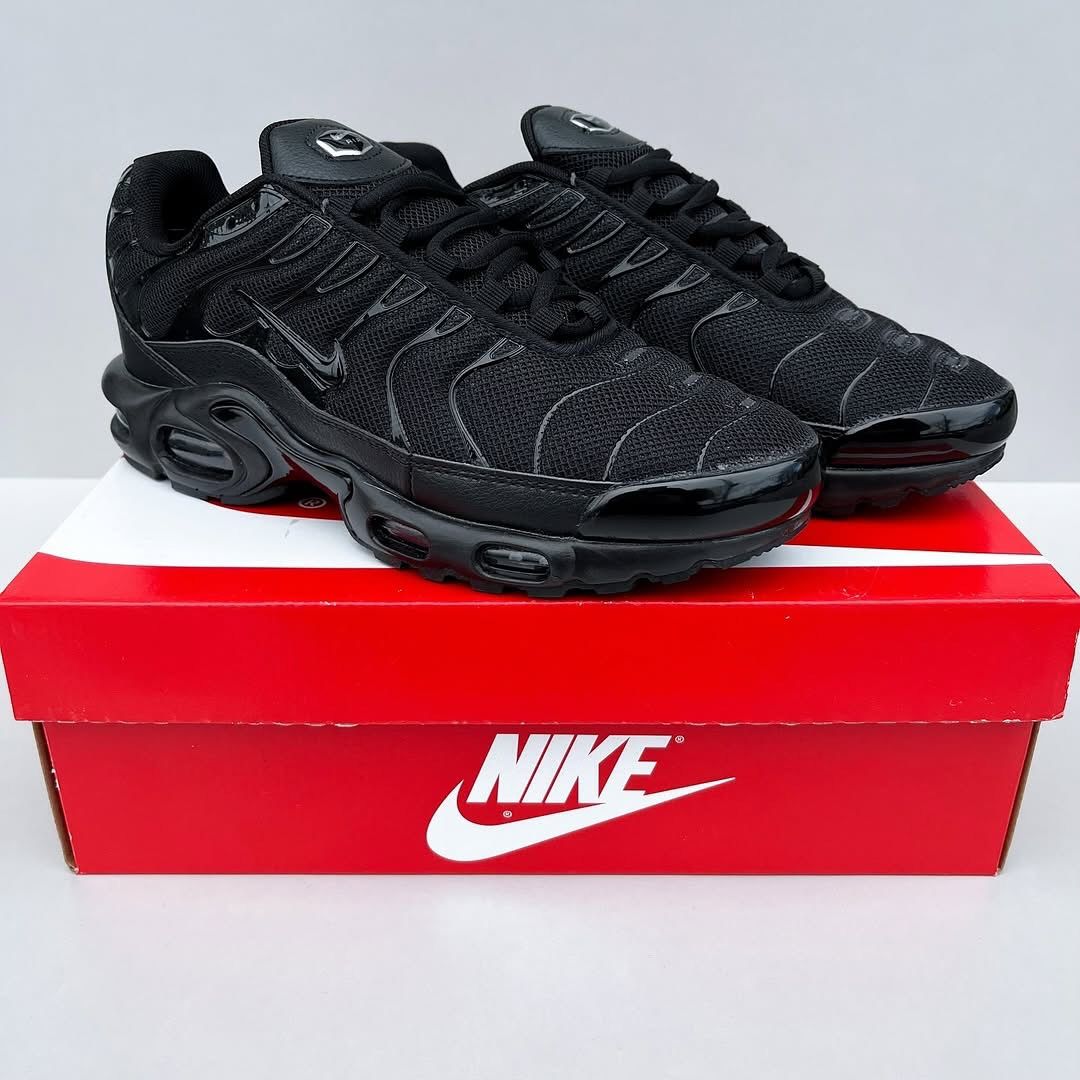 NIKE AIR MAX TN BLACK